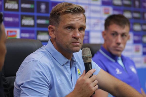 Lolos ACL Two, Igor Tolic Ingatkan Persib untuk Tetap Fokus