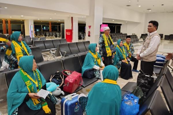 Penerbangan Umrah Terdampak Anak Krakatau, Kemenhaj Minta Jemaah Tenang