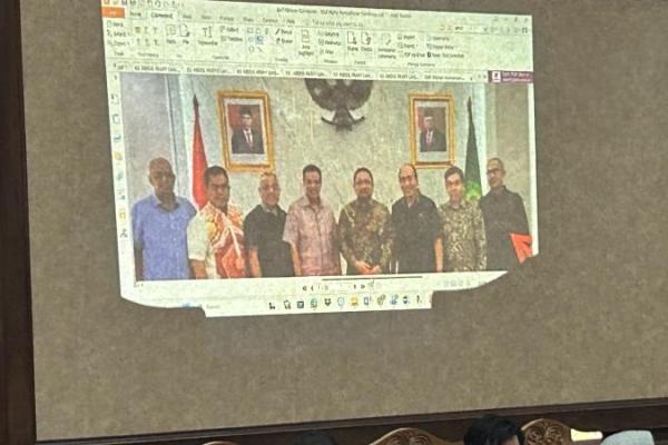 Foto Pertemuan Yaqut Cholil dan Bos Maktour Muncul di Sidang Kuota Haji