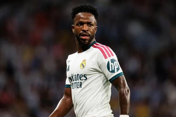 Mou Pasang Badan untuk Vinicius Imbas Cemoohan Fans Madrid