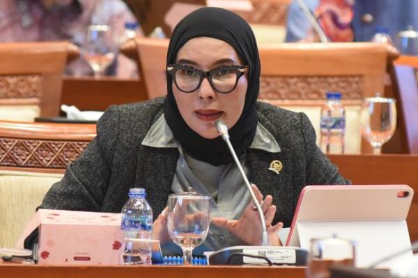 Kemlu Diminta Perkuat Perlindungan WNI di Tengah Eskalasi Rusia-Ukraina