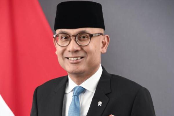 Gantikan Sugiono, Ini Profil Menlu Baru Arrmanatha Nasir
