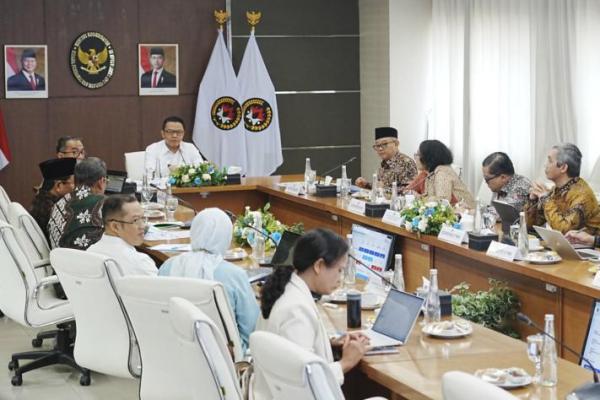 Pemerintah Matangkan Skema Pendidikan Gratis, Bahas Biaya Pesantren-UKT