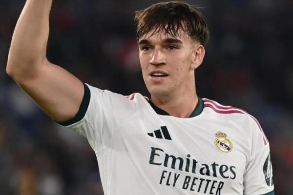 Carlos Espi Jadi Pahlawan Remontada Madrid di Kandang Roma