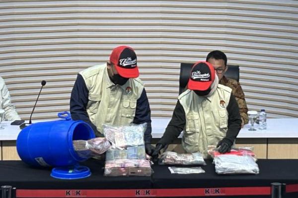 KPK Tetapkan Bupati Klaten Tersangka, Ungkap 5 Klaster Korupsi