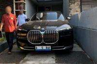KPK Sita Mobil Listrik dari Rumah Anggota DPR Ashraff Abu