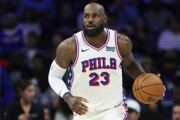 Trump Kecam Sikap LeBron James saat Nyanyikan Lagu Kebangsaan AS