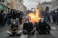 Demo Yellow Vests, Prancis Dilaporkan Minta Operator Siaga Batasi Medsos