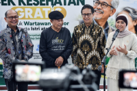 Menkomdigi Soroti Kesehatan Mental Wartawan, Berita Viral Jadi Tantangan